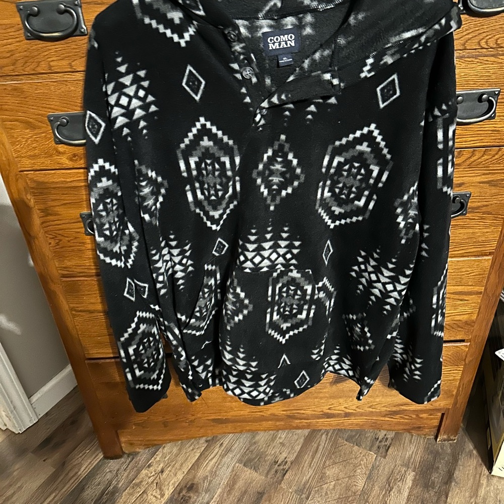 Black and Gray Lightweight pullover